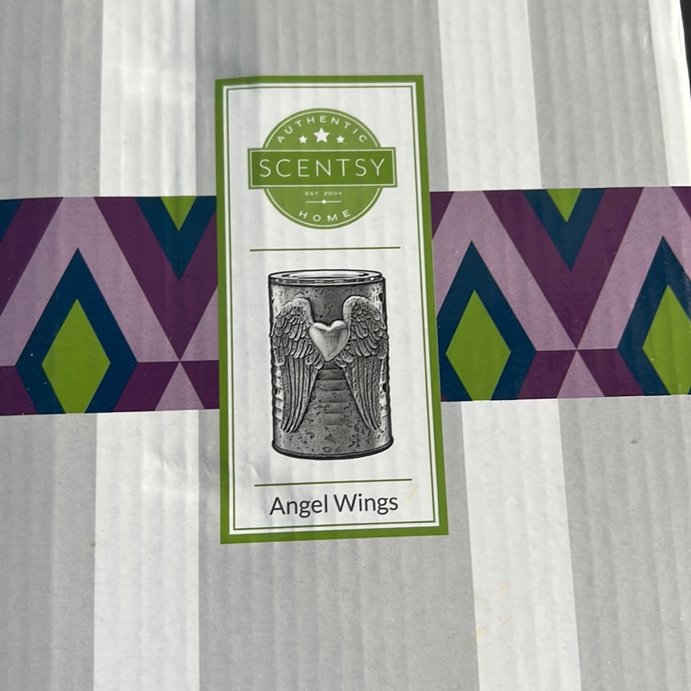 Scentsy Angel Wings warmer-EUC in Original box